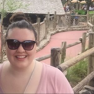 Meet your Posher, Alesha